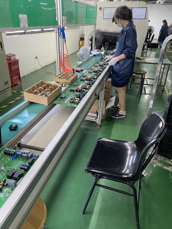 الحد الأدنى لقطر الثقب 0.1mm جمع PCB الاتصالات مصممة لتلبية معايير ROHS وسمك اللوحة 0.2 إلى 6mm للاتصال