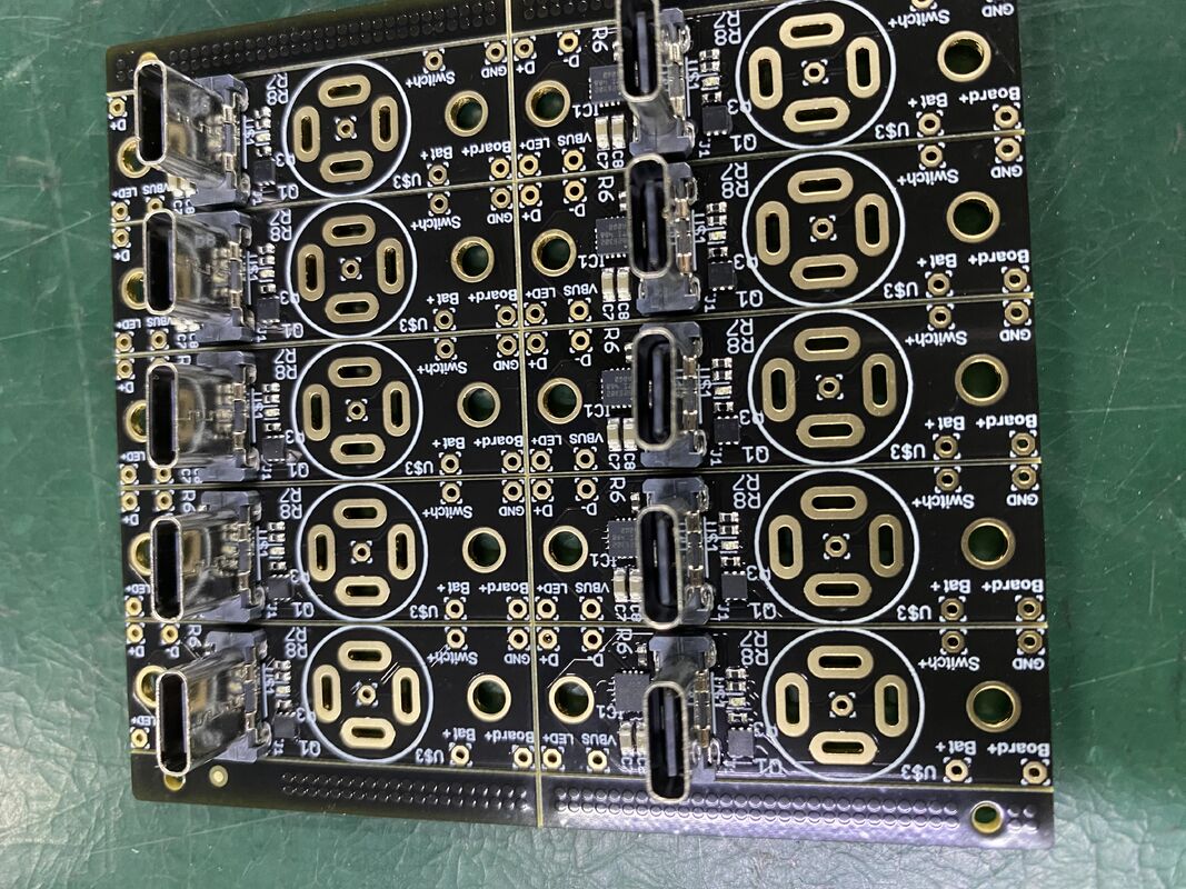 التحكم في العقبة PCB النحاس سميك مع الامتثال ROHS توفير خصائص كهربائية وتحسين الموصلات الحرارية
