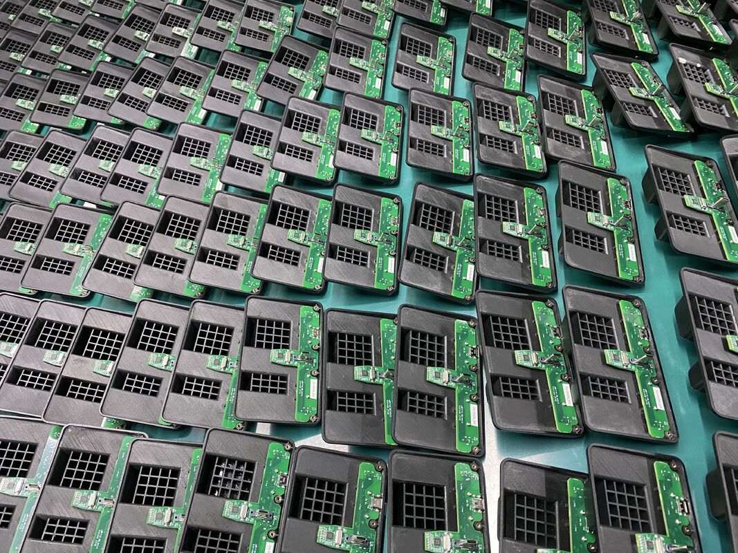 تجميع لوحات الدوائر المطبوعة الصناعية للتحكم في المعاوقة بسماكة 0.3 مم إلى 6 مم ومسافة كرة صغيرة 0.3 مم ودرجة أقل من 0.5 مم تدعم لوحات الدوائر