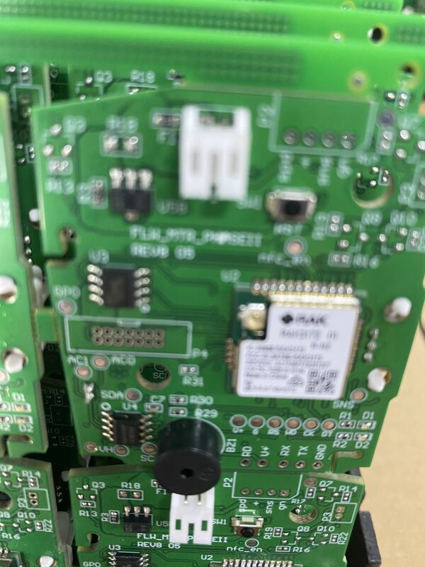 تجميع الدوائر الإلكترونية الصناعية للإلكترونيات الأصلية مع نطاق سمك من 0.3 مم إلى 6 مم ومكونات دقيقة وأداء