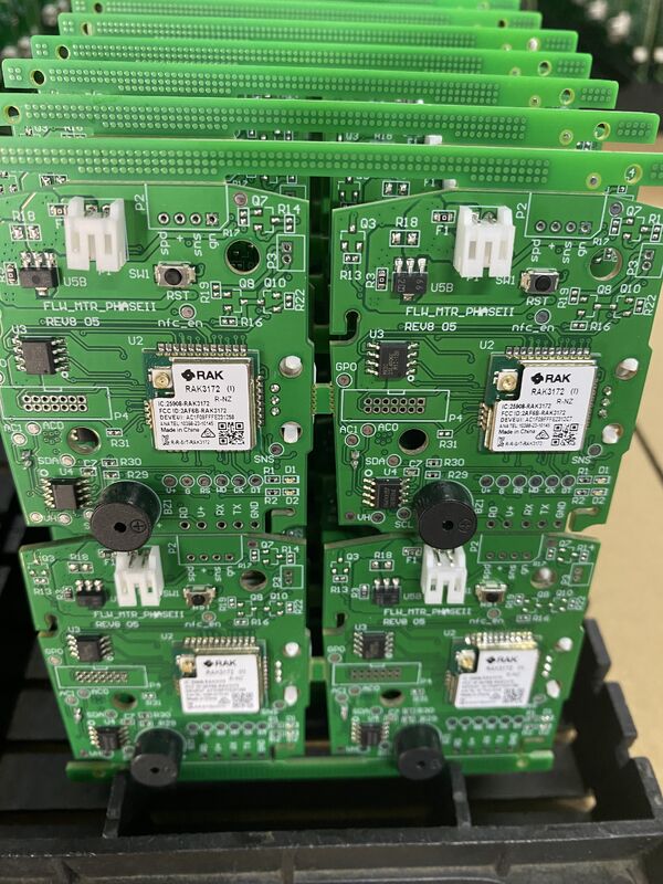 CEM-1 سمك 0.3mm 6mm تجميع لوحات الدوائر الصناعية والمكونات الدائمة لتطبيقات الإلكترونيات الصناعية