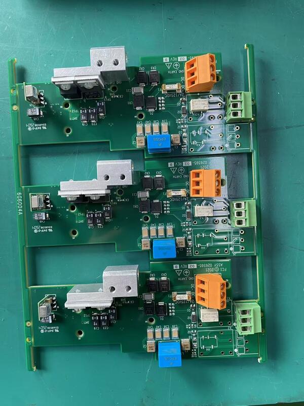 تصنيع لوحات الدوائر المطبوعة (PCB) بقناع لحام أخضر، بسماكة 2.0 مم وفتحة ليزر دنيا 0.075 مم، أداء في التجميعات الإلكترونية