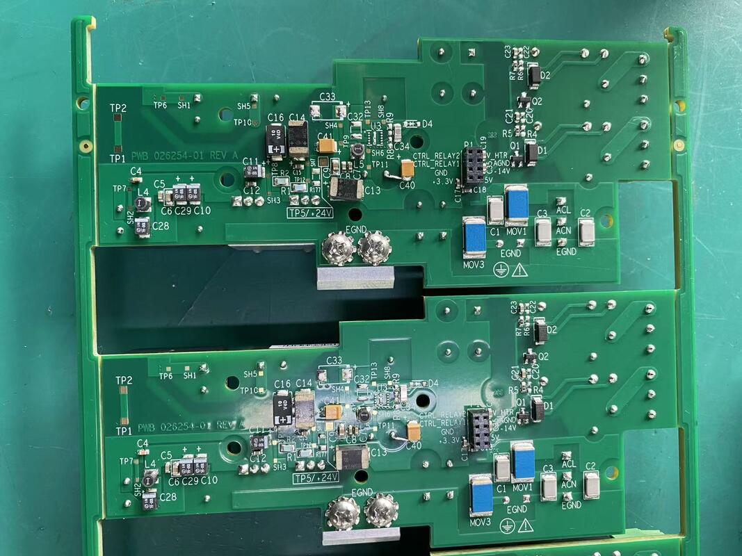 تصنيع لوحات الدوائر المطبوعة (PCB) بقناع لحام أخضر، بسماكة 2.0 مم وفتحة ليزر دنيا 0.075 مم، أداء في التجميعات الإلكترونية