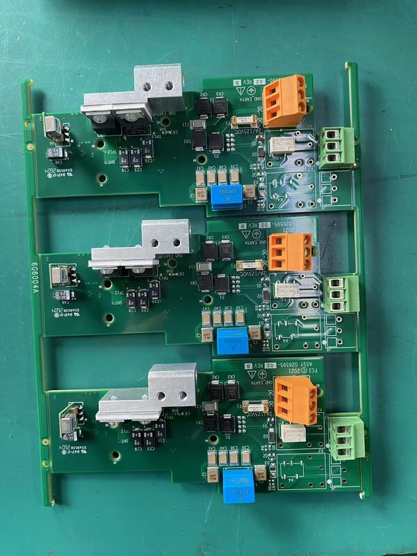 تصنيع لوحات الدوائر المطبوعة (PCB) بقناع لحام أخضر، بسماكة 2.0 مم وفتحة ليزر دنيا 0.075 مم، أداء في التجميعات الإلكترونية