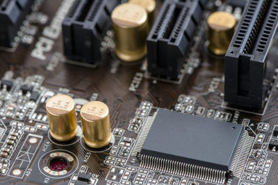 لوحة تجميع PCB FPC FR4 المهنية PCBA مع سمك 0.8-2.4 مم